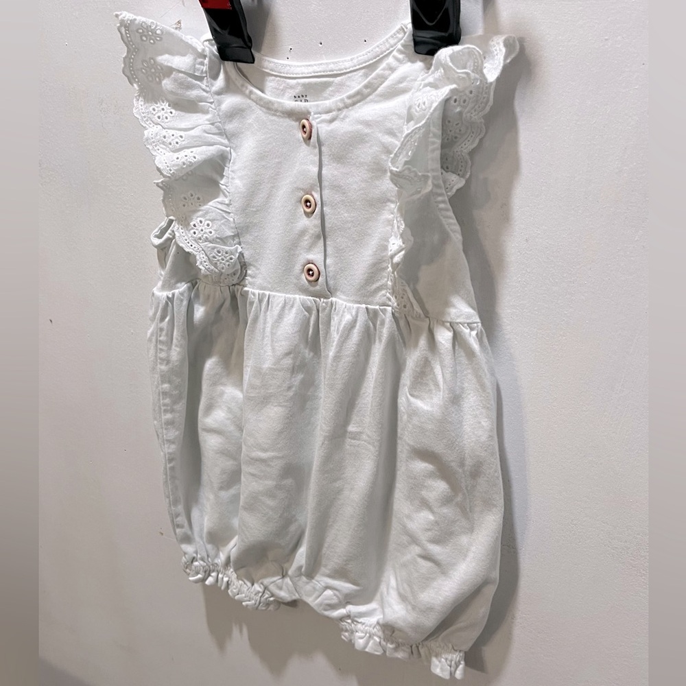 Baby girl GAP 18-24 months white one piece